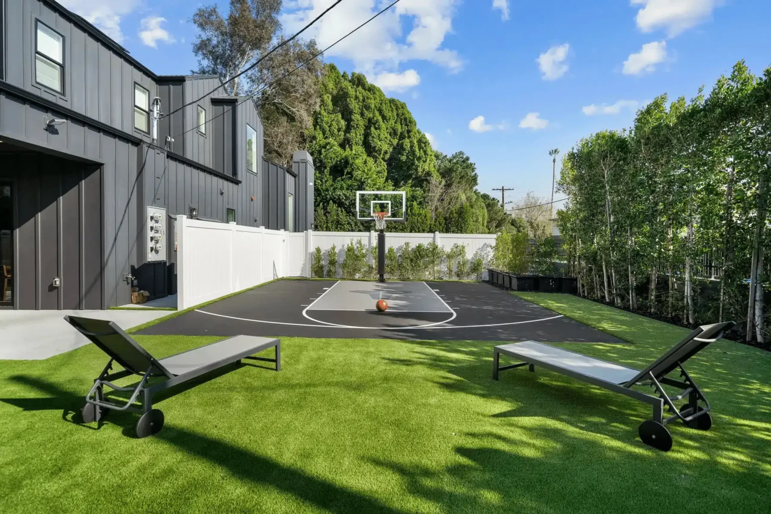 meet-contact-info-media